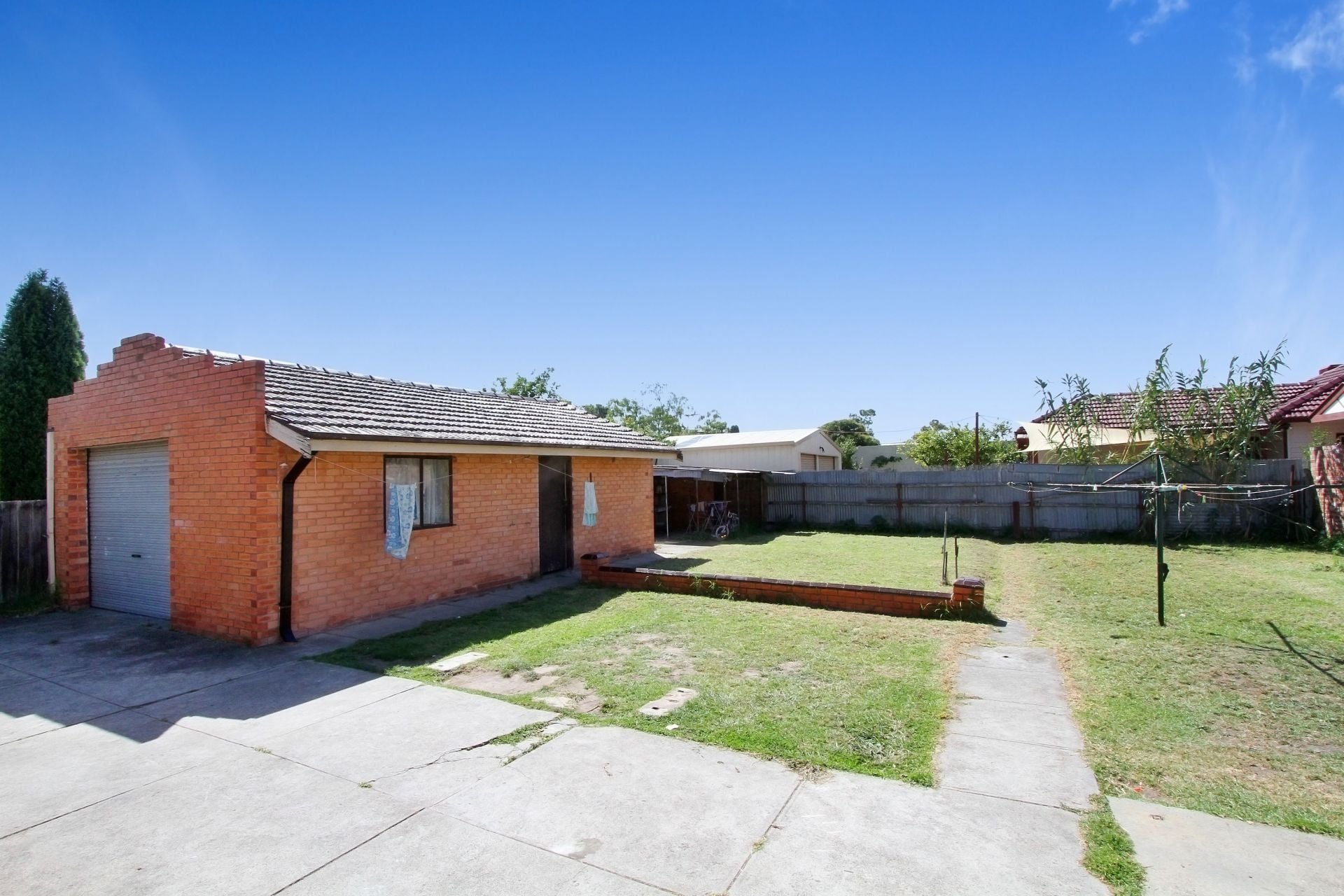 LARGE 3 BEDROOM HOME IN A GREAT LOCATION