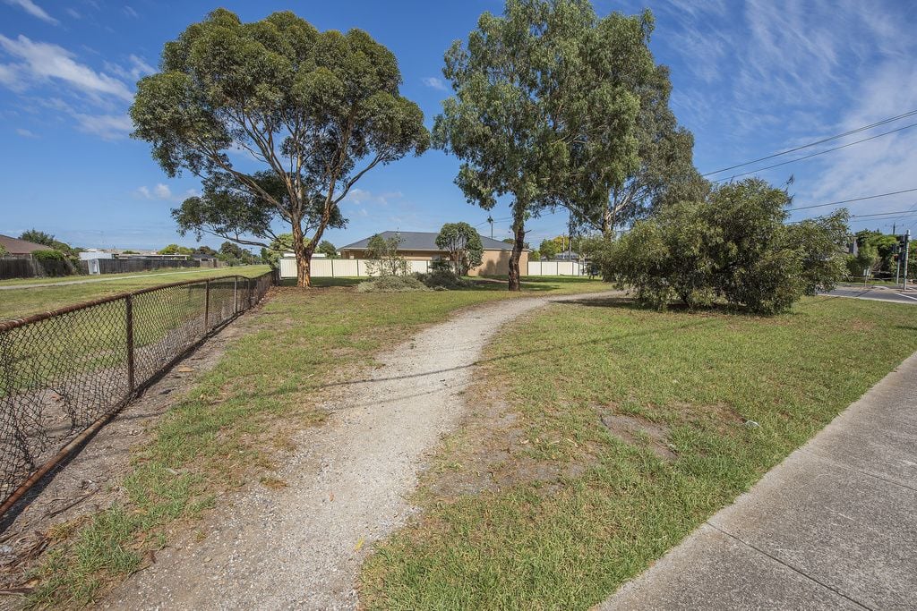 Build Your Dream Home in Reservoir!