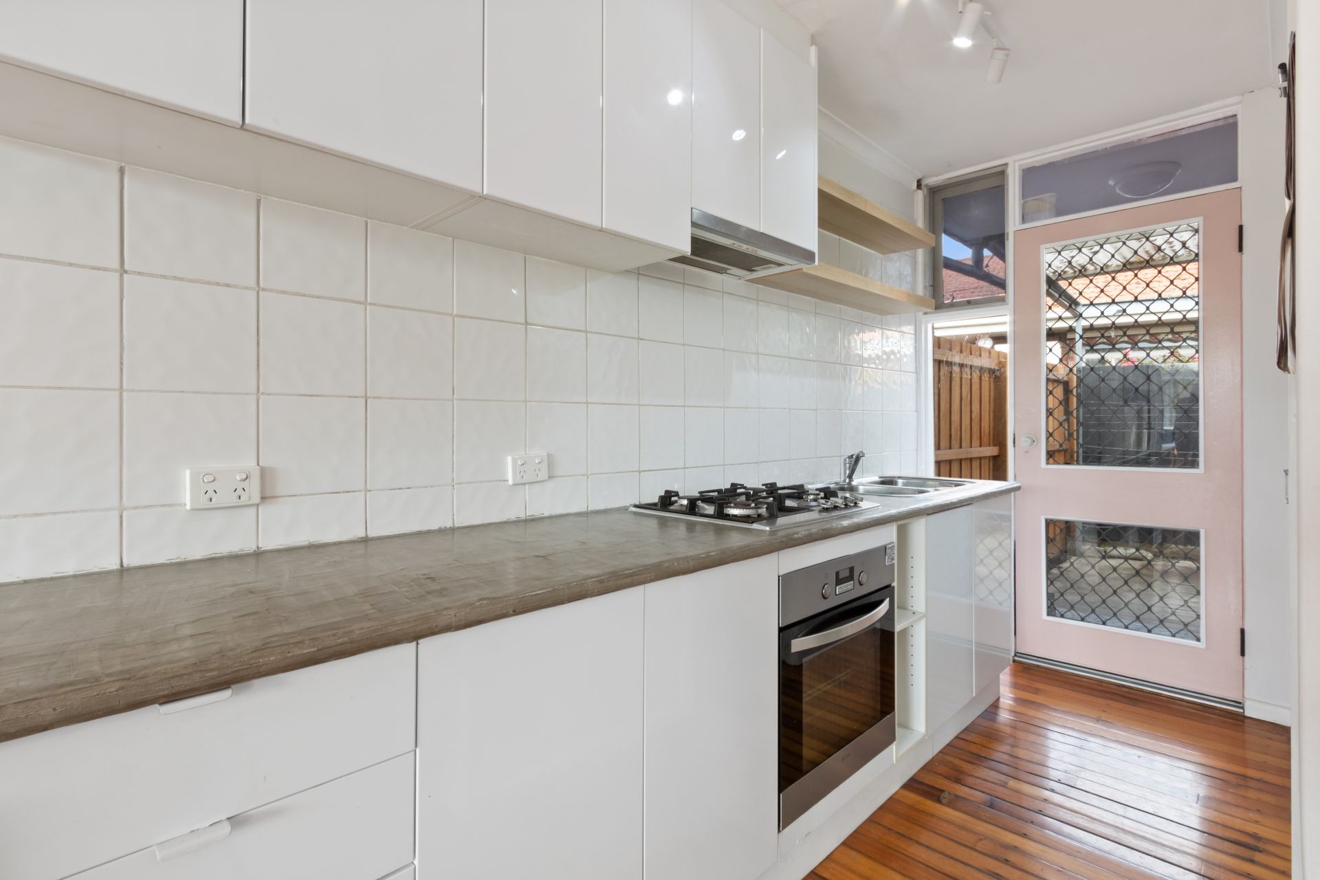 Well Presented unit close to all Amenities