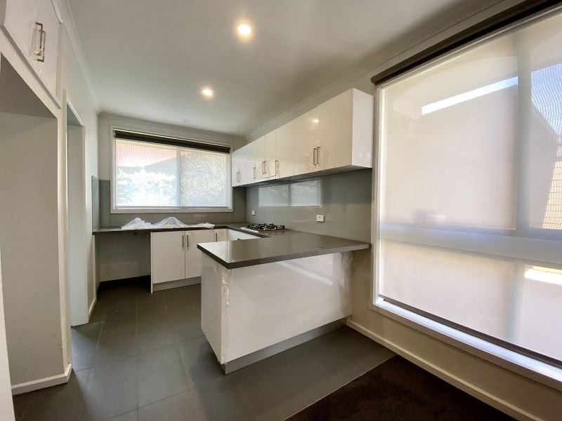 3/32 Woolhouse Street, Northcote