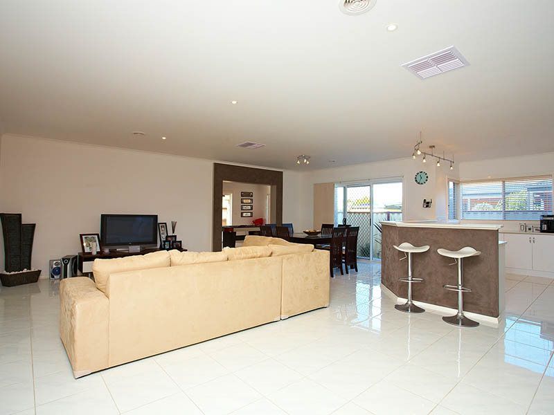 26 Jamieson Terrace, Taylors Hill - Thumbnail 5