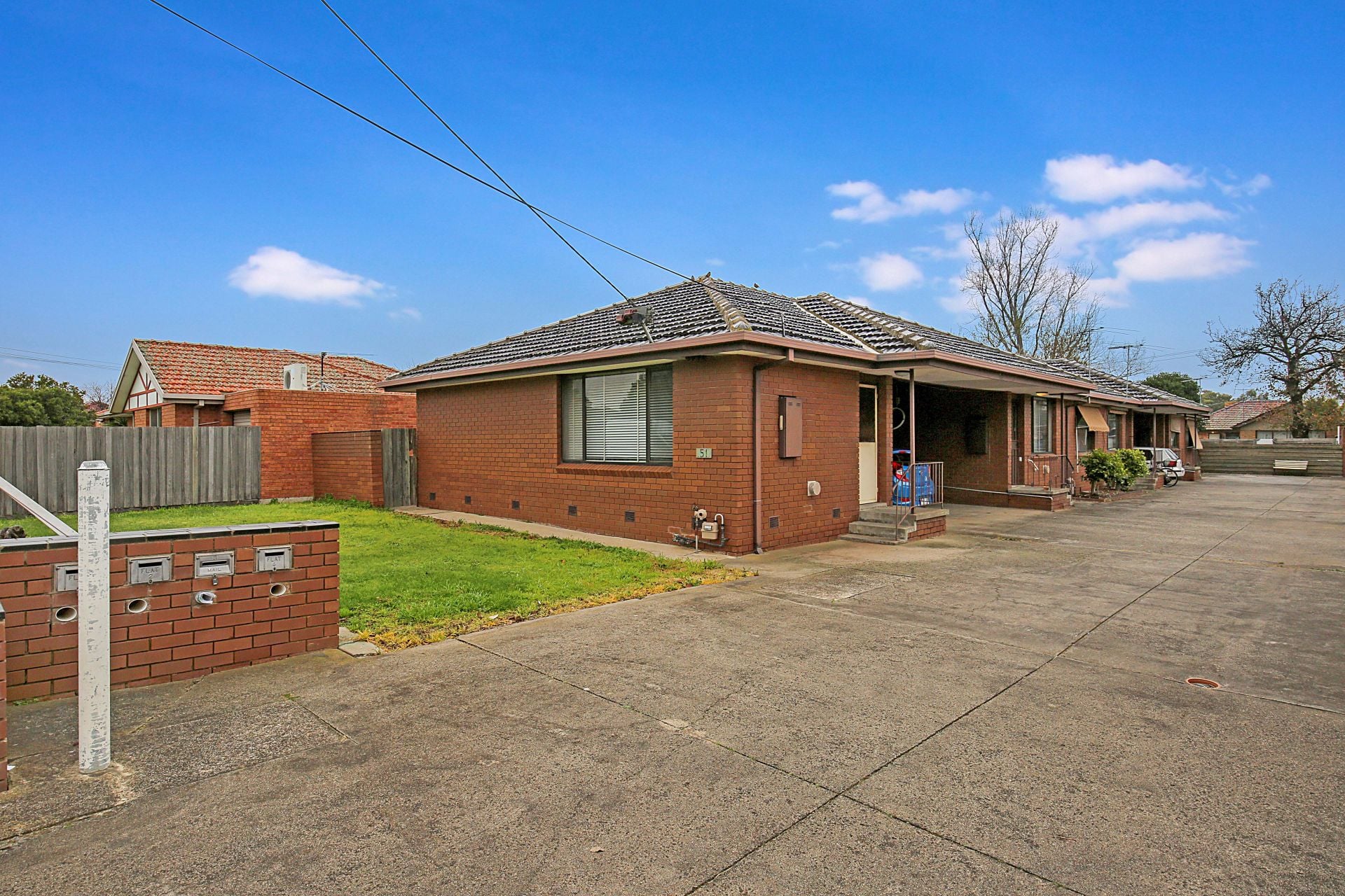 WALKING DISTANCE TO AMENITIES!