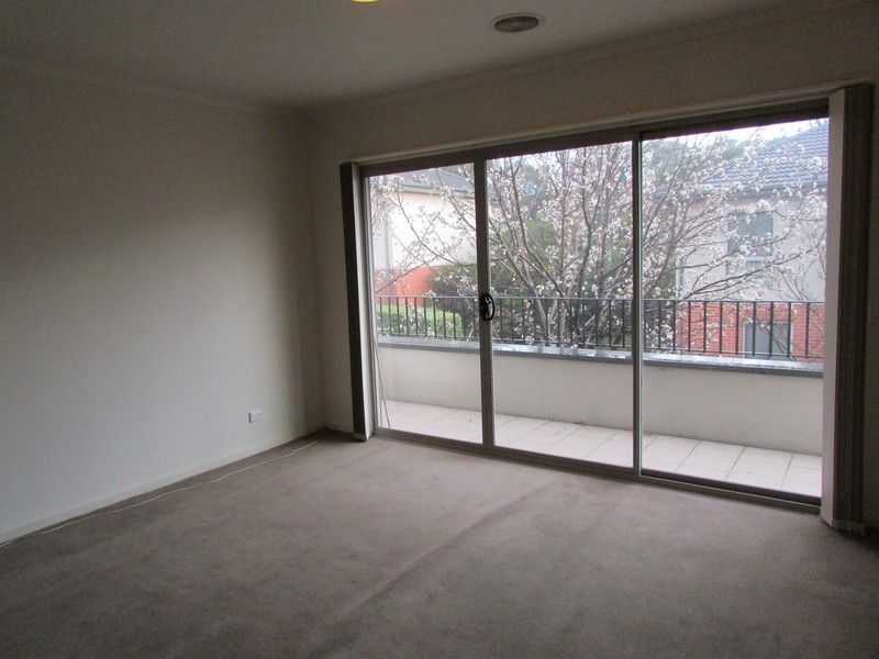 **Super Spacious Townhouse**