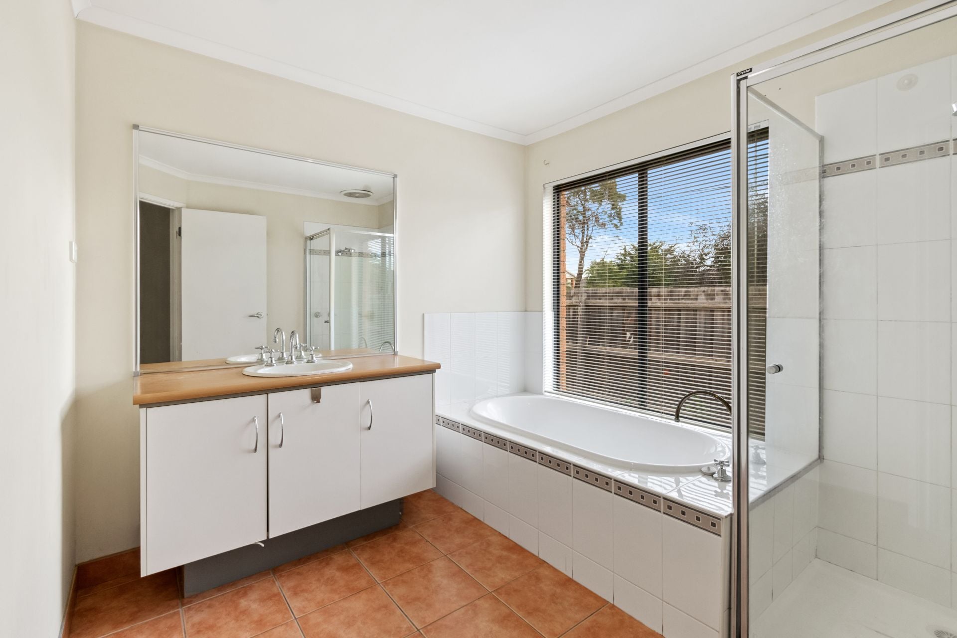 Low Maintenance 5 Bedroom Home!