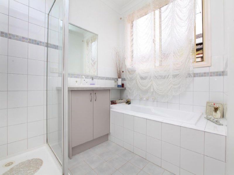 28 Greenwich Crescent, Caroline Springs - Thumbnail 8