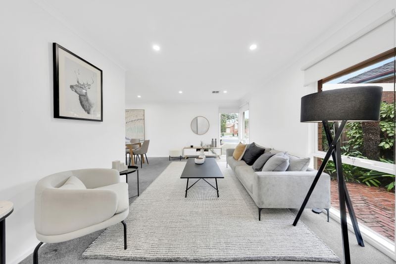 8 Nevern Court, Mill Park
