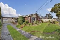 2 Davitt Drive, DEER PARK VIC