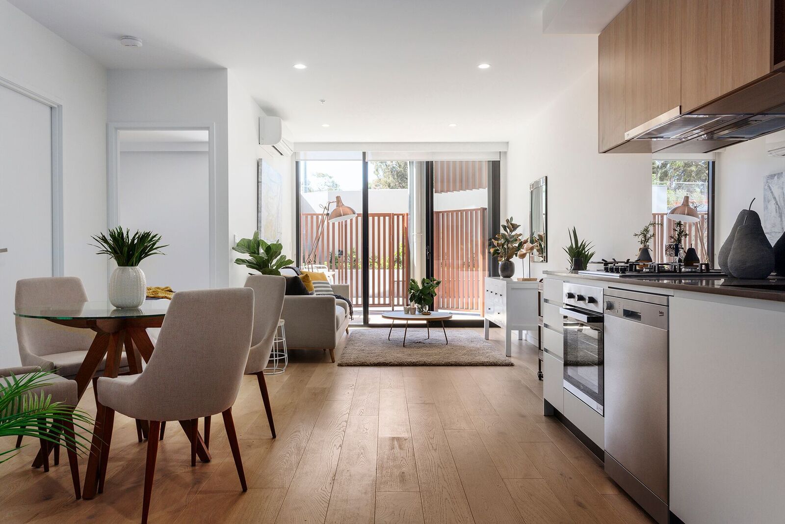 AS NEW - 1 BEDROOM + 1 FLEXI