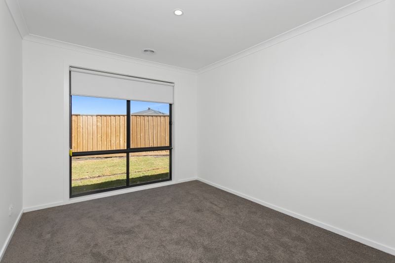 16 Graded Street, Manor Lakes