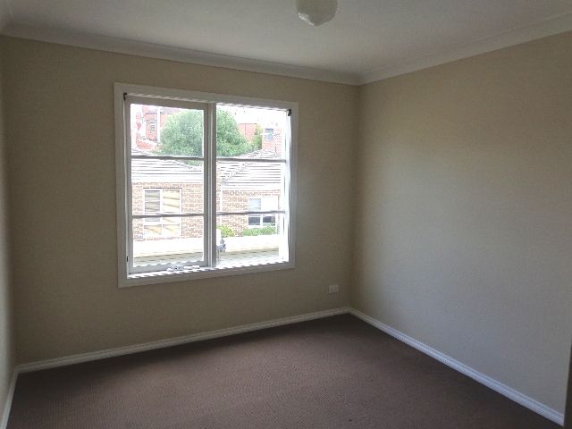 **Low maintenance living in fantastic location**