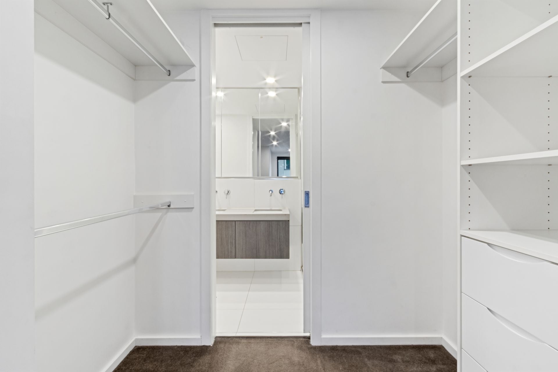 Luxurious Designer Apartment in Abbotsford with Premium Features