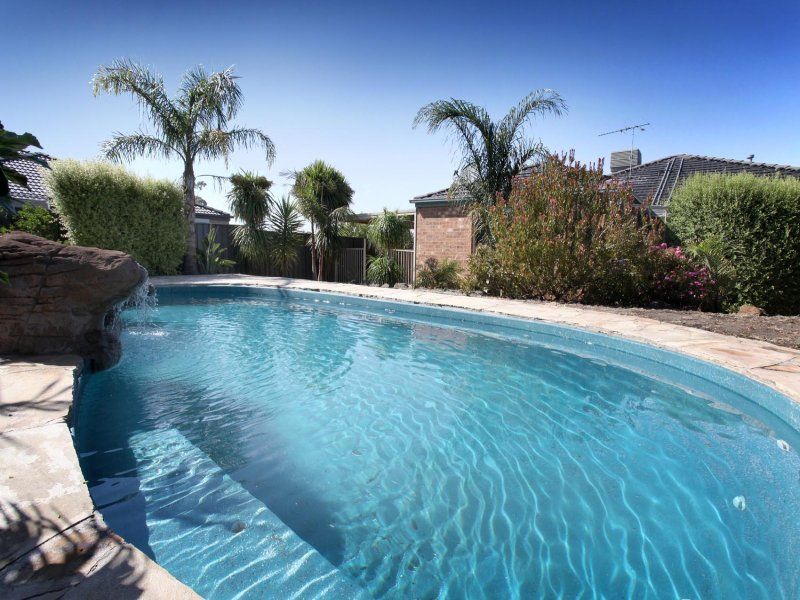 27 Paringa Way, Burnside - Thumbnail 2