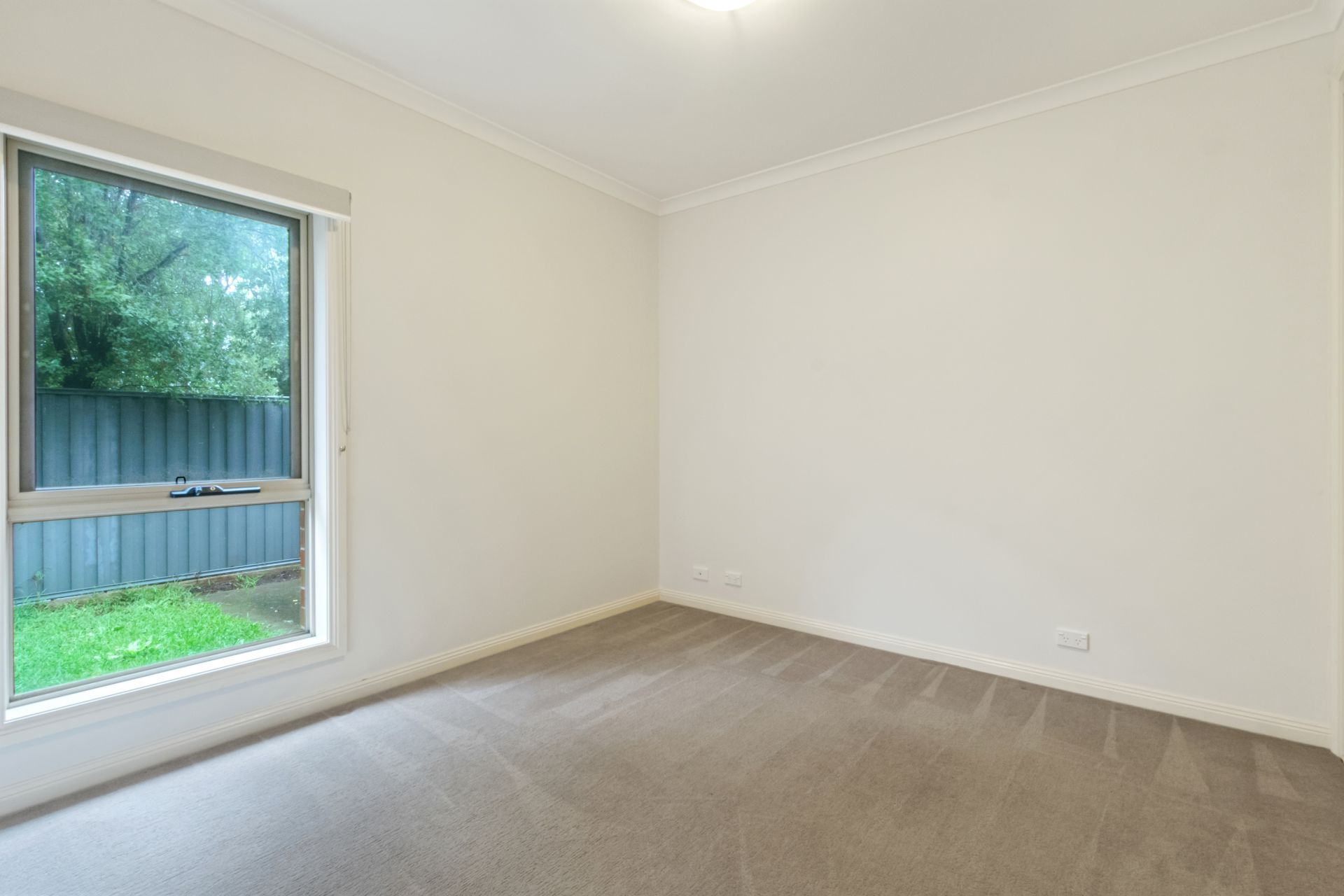 FANTASTIC THREE BEDROOM TOWNHOUSE!
