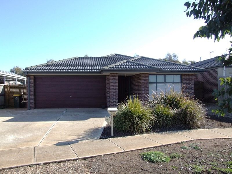 13 Burbidge Drive, Bacchus Marsh - Thumbnail 2