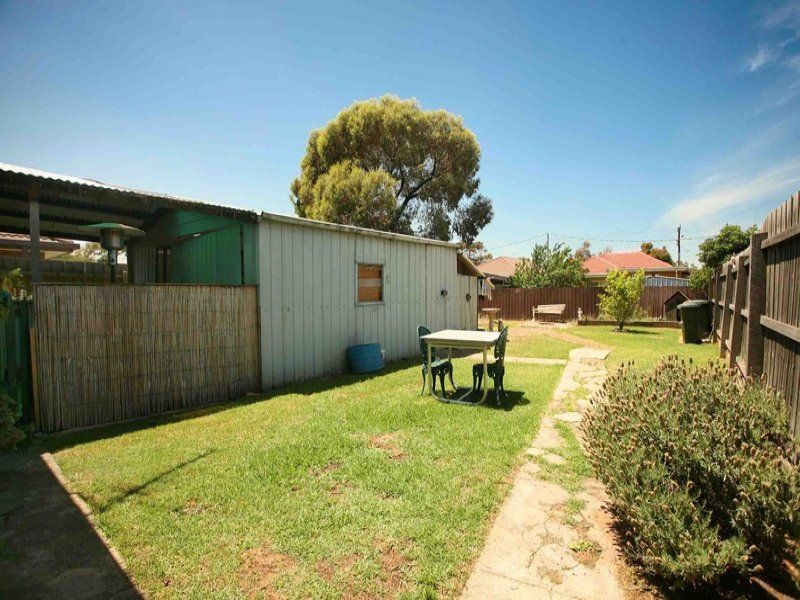 13 Linden Street, Altona Meadows - Thumbnail 5