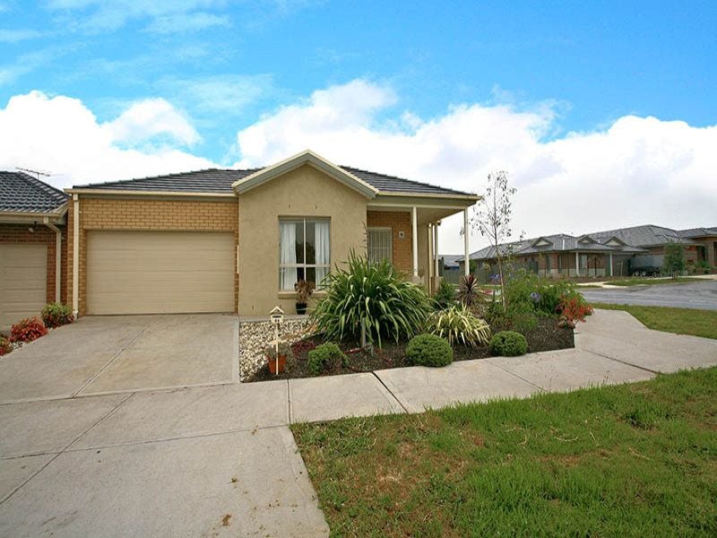 44 Riordan Crescent MERNDA, Mernda - Thumbnail 2
