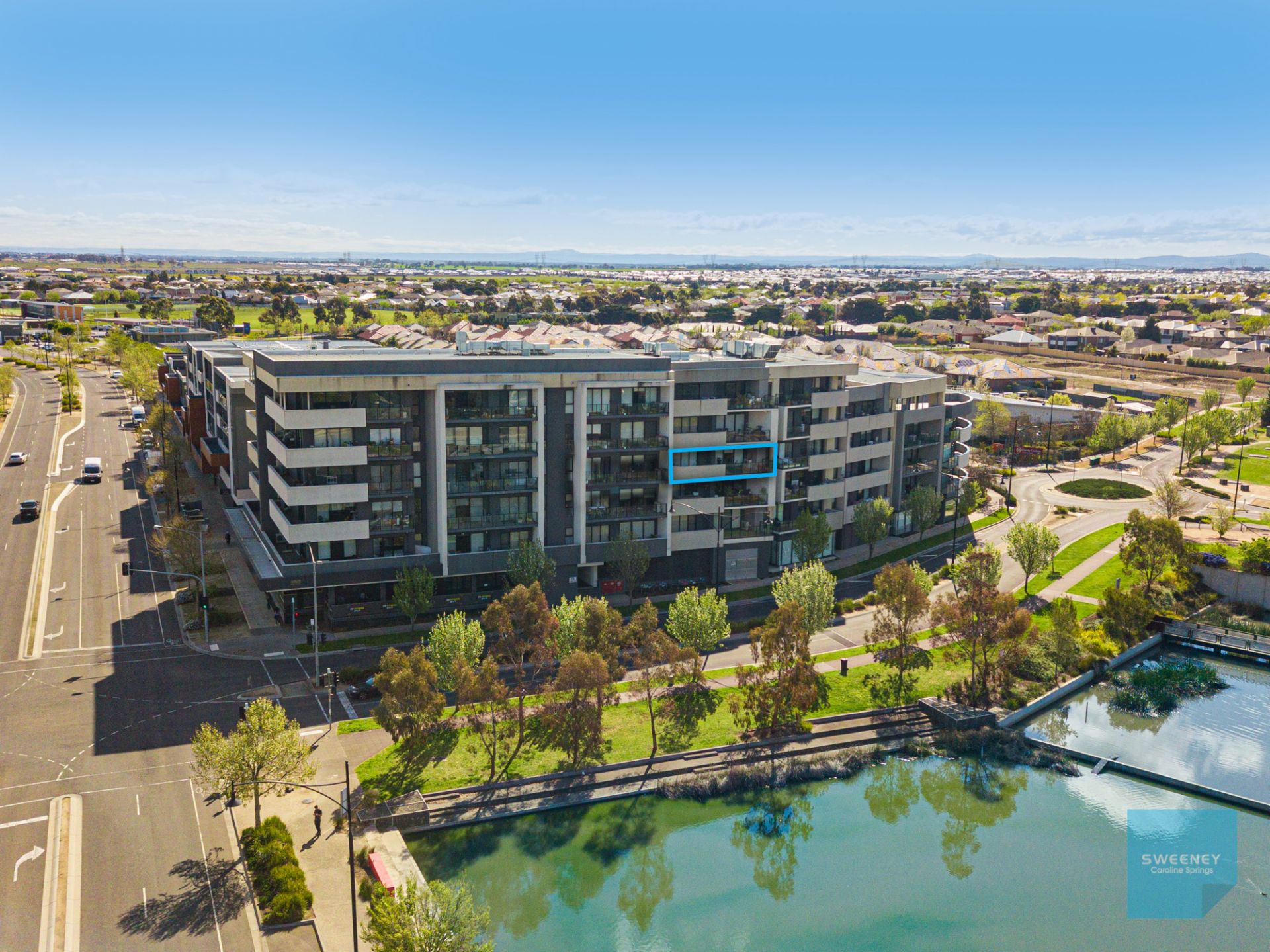 350/73 Lake Street, Caroline Springs - Thumbnail 3