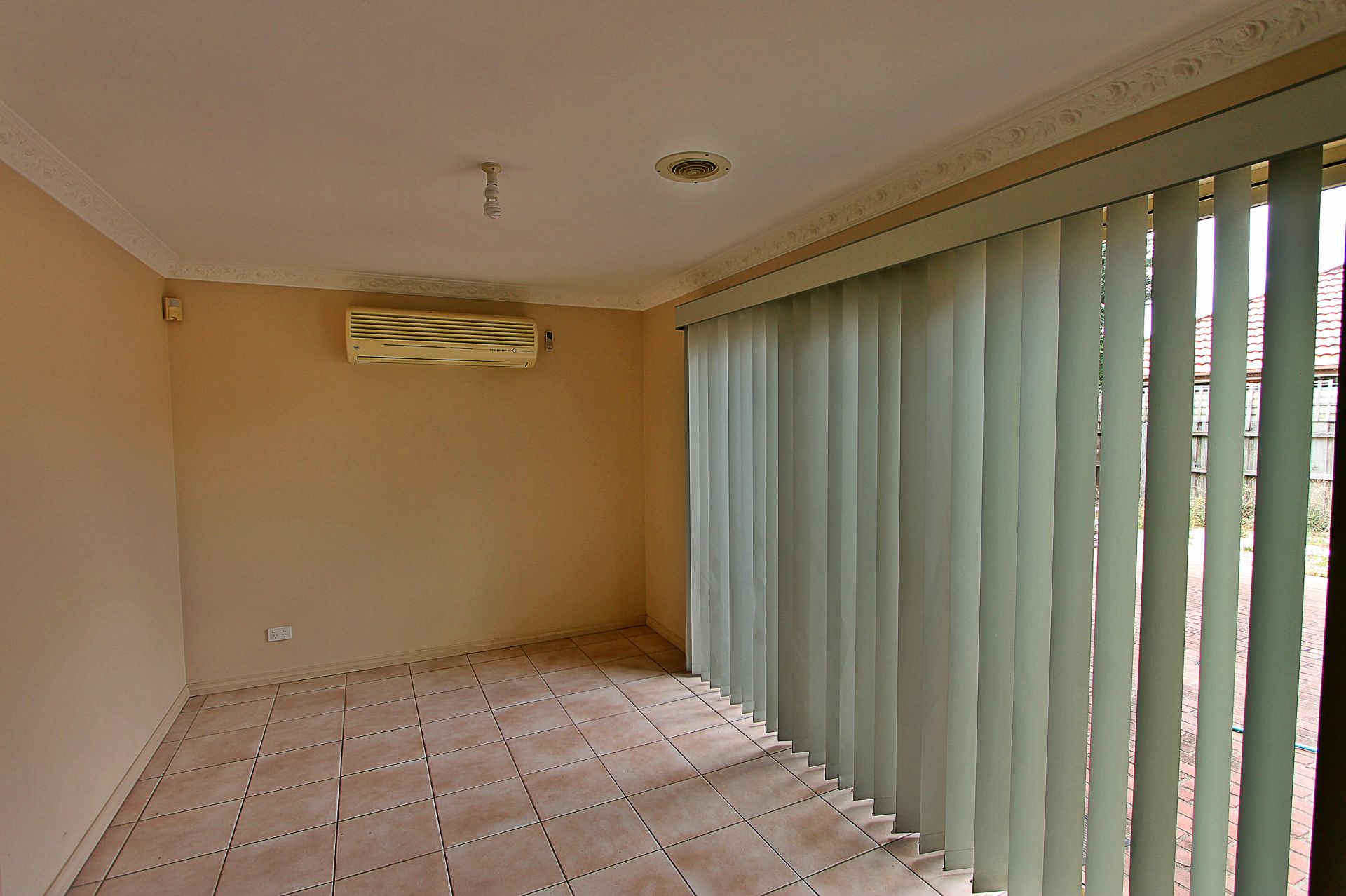Centrally Located & Cosy Family Home!