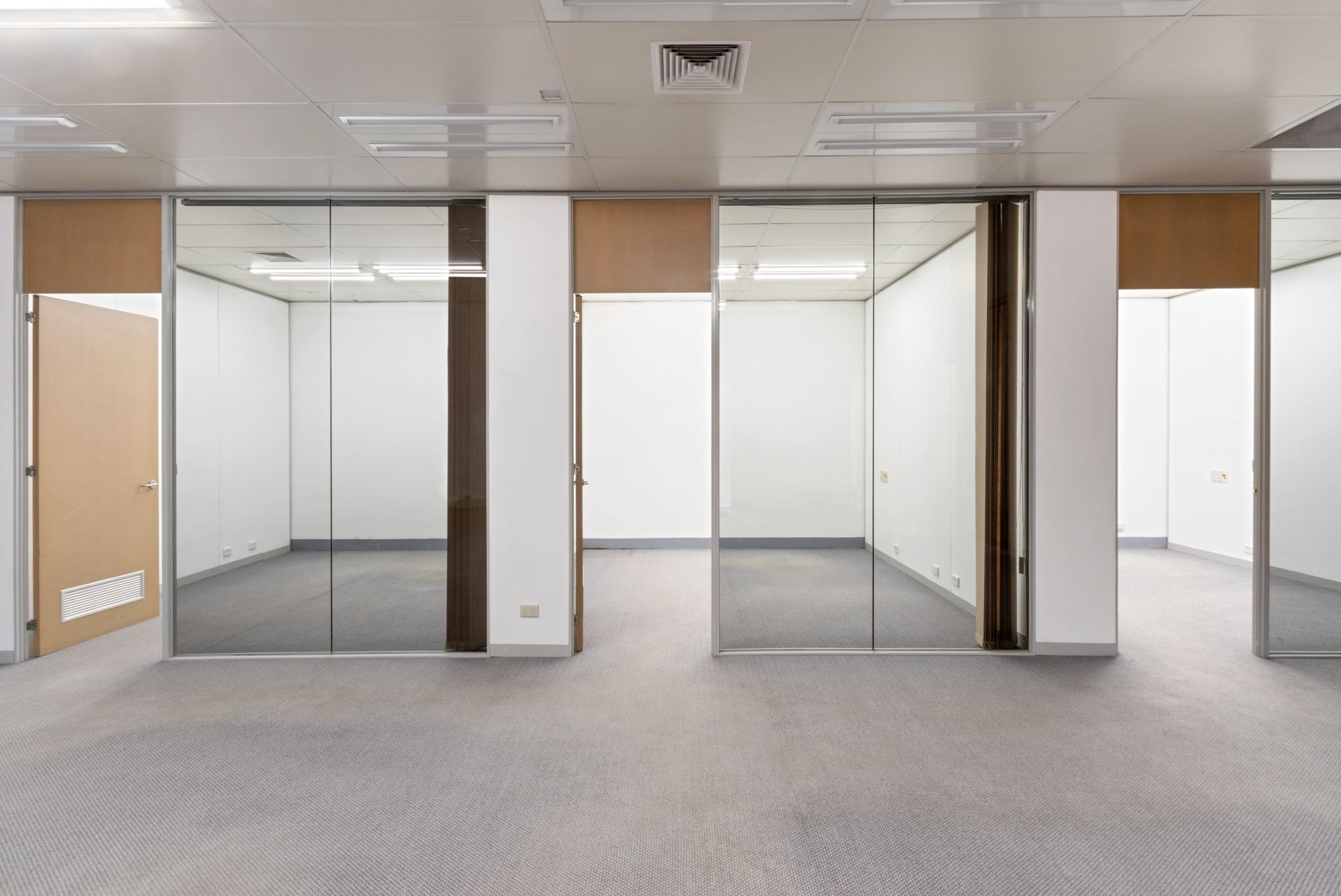 AFFORDABLE SECURE OFFICE SPACE
