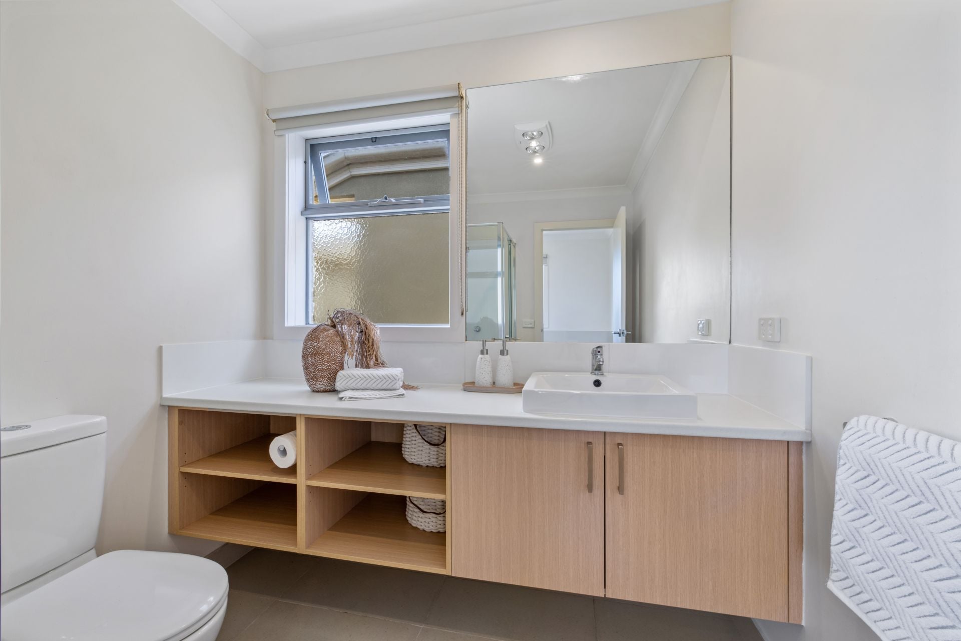 Stylish, Spacious Contemporary Living
