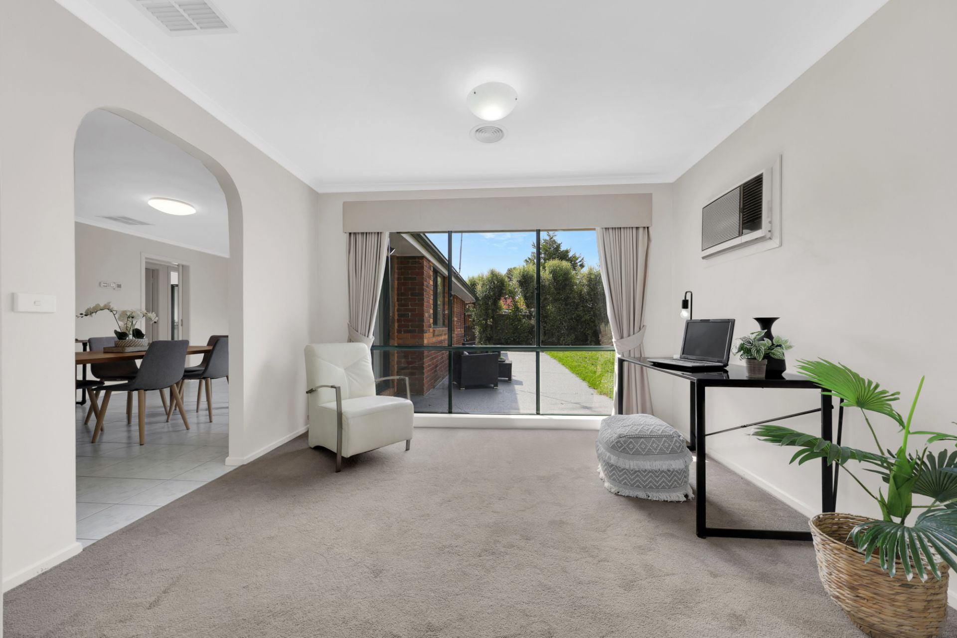 Spacious Family Living Close To Westfield & Station