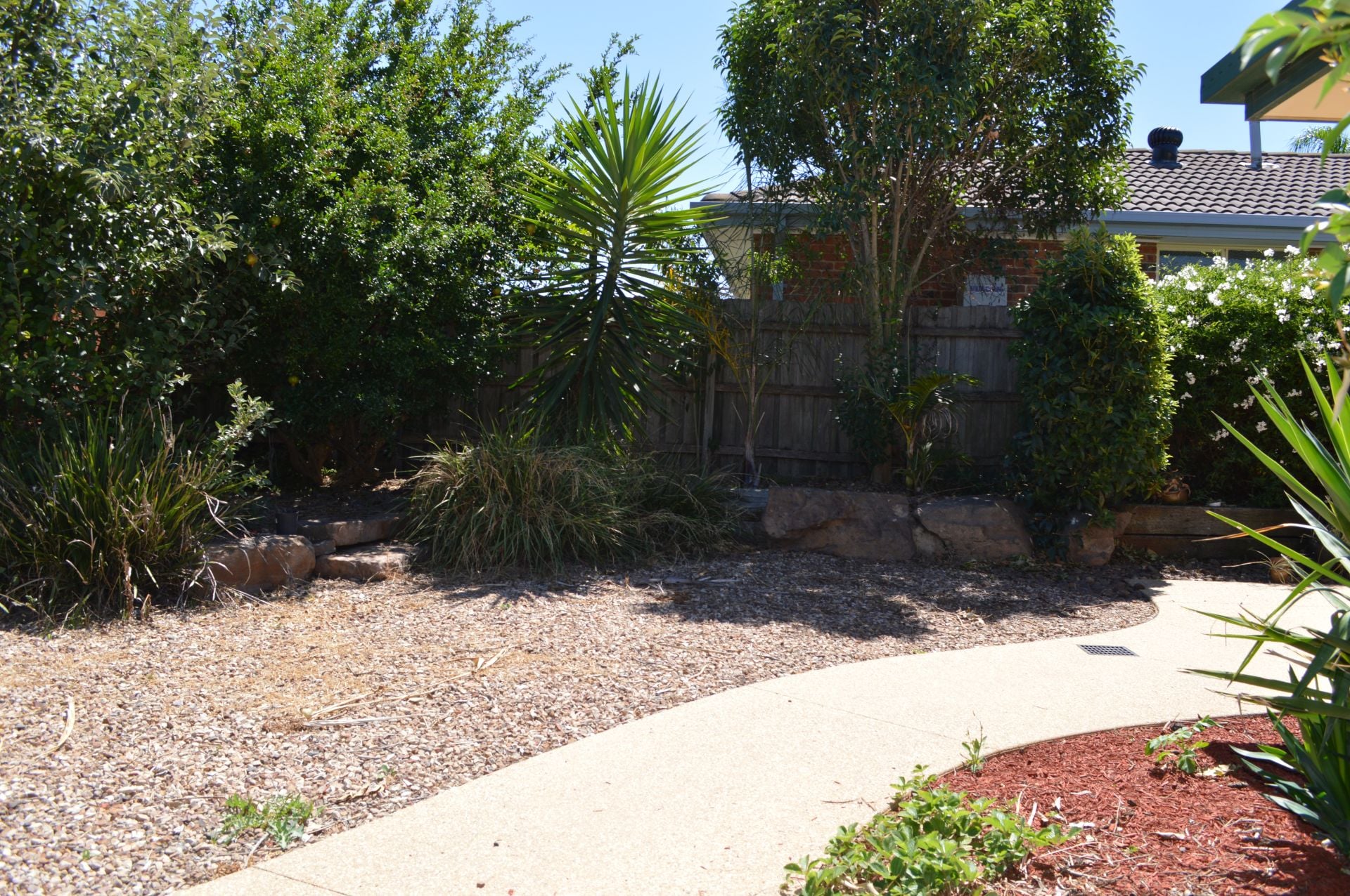 SUPERBLY LOCATED FOUR BEDROOM FAMILY HOME   *Insp Thu 22nd Mar @ 4:40pm & Sat 24th Mar @ 10:05am*