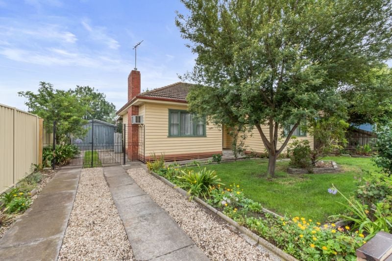 1 Laurie Avenue, Sunshine North