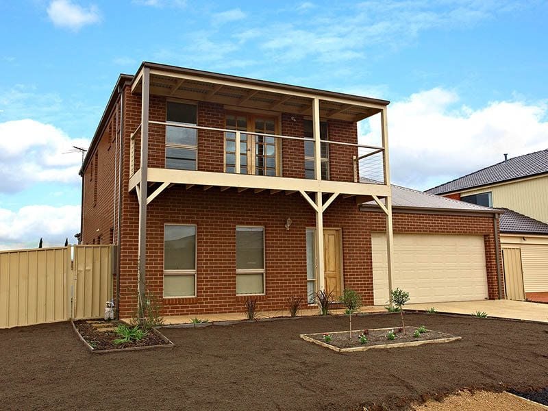 5 Studley Park Way, Caroline Springs - Thumbnail 2
