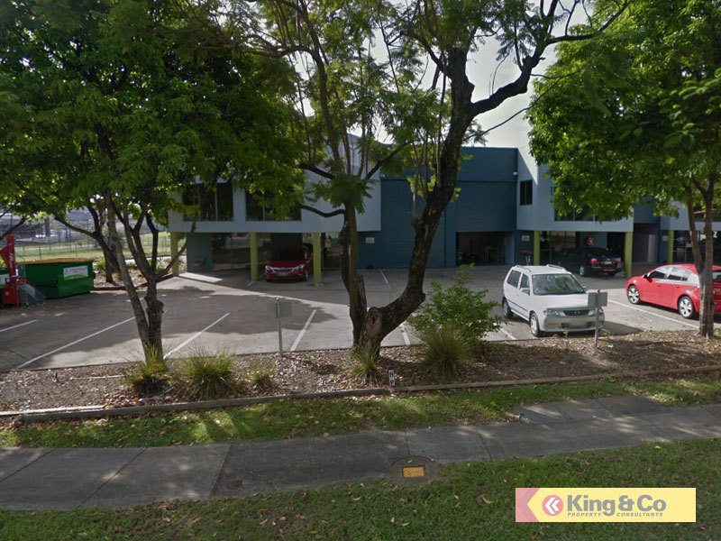 OFFICE / SHOWROOM WITH EXPOSURE