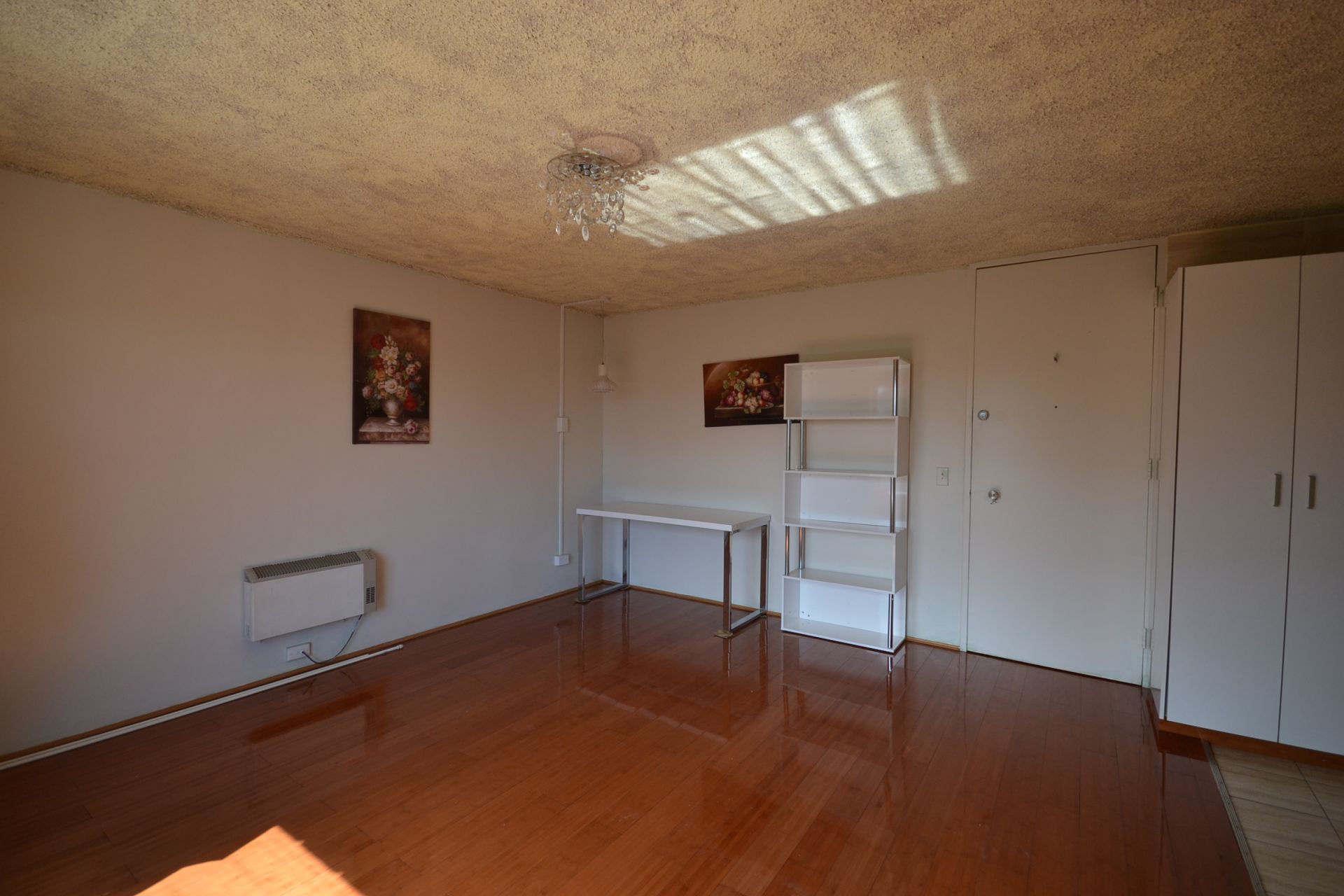 STUDIO WITHIN WALKING DISTANCE TO HIGH STREET AND PRESTON MARKET!