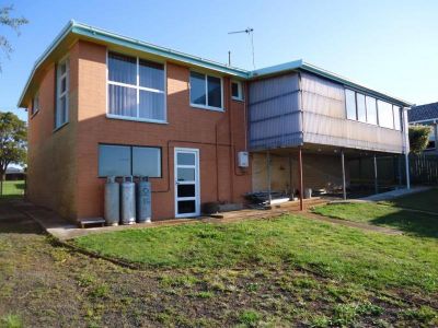 3
 
 
 
  
 
 
 1
 
 
 
  
 
 
 1
 
 
 
 
 
 
 
 14 Highfield Crescent, ULVERSTONE TAS 7315, Ulverstone - Thumbnail 5
