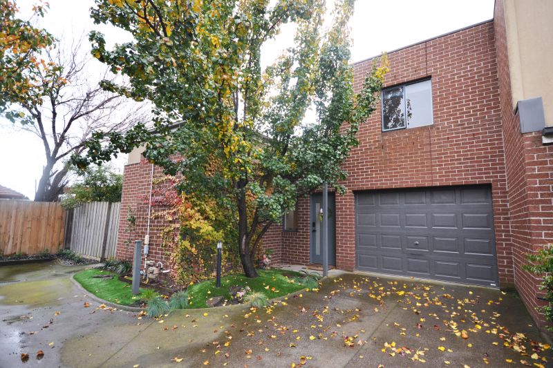 10/137 Hickford Street, Reservoir