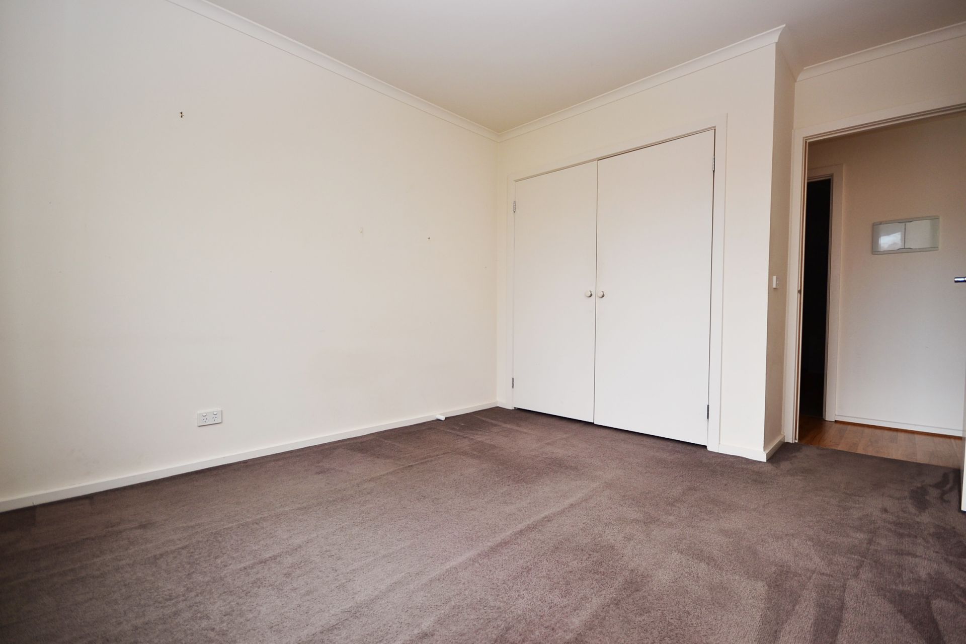 LOOKING FOR MODERN SOPHISTICATION? YOUR SEARCH IS OVER!!