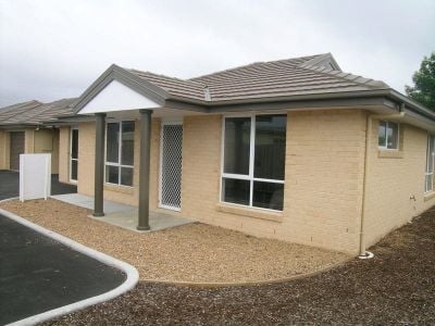 2/20 Madden Crescent, DEVONPORT, Devonport - Thumbnail 2