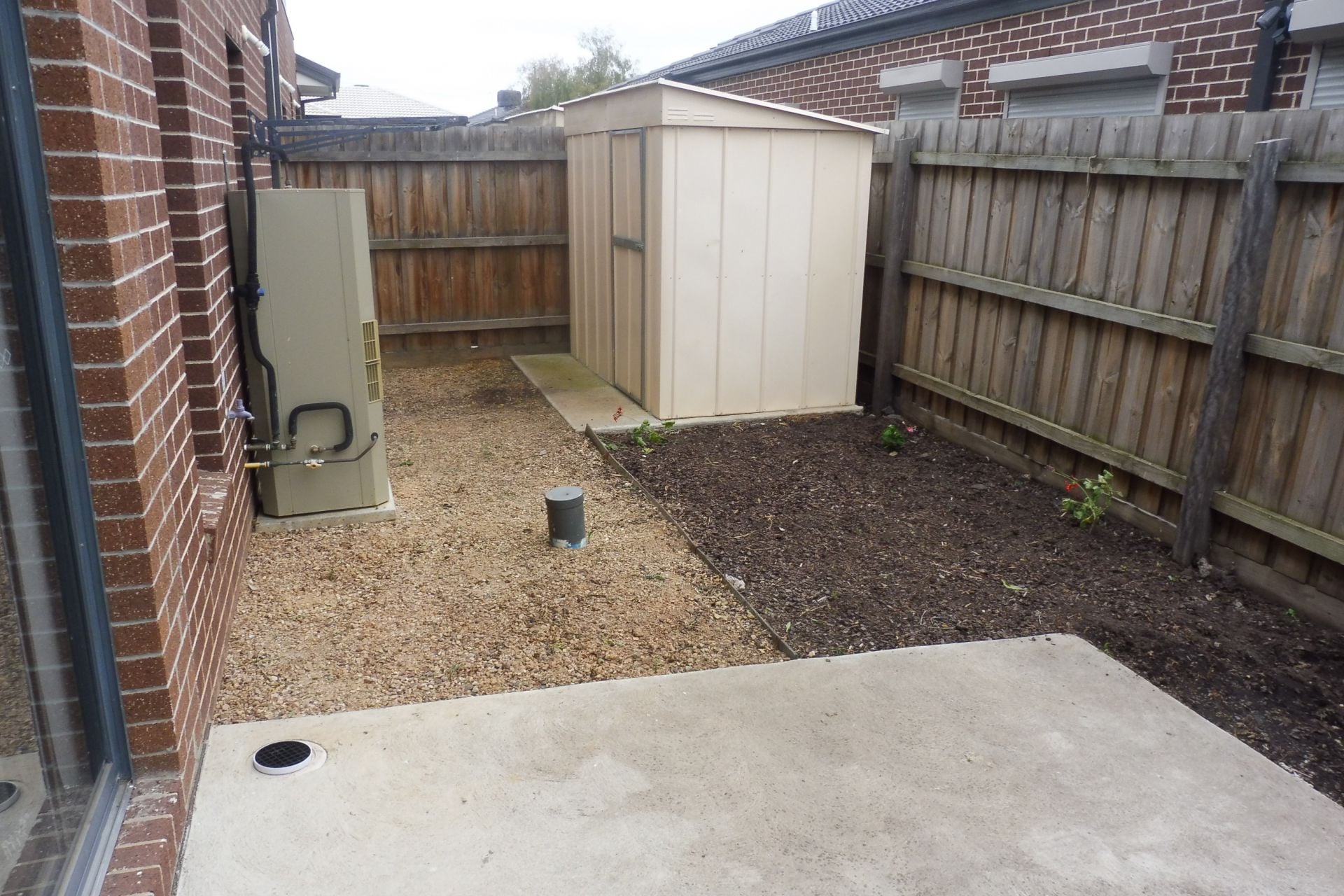 3 BEDROOM TOWNHOUSE.