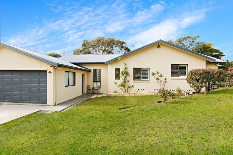 Real Estate For Sale 2 Poplars Avenue Bateau Bay , NSW