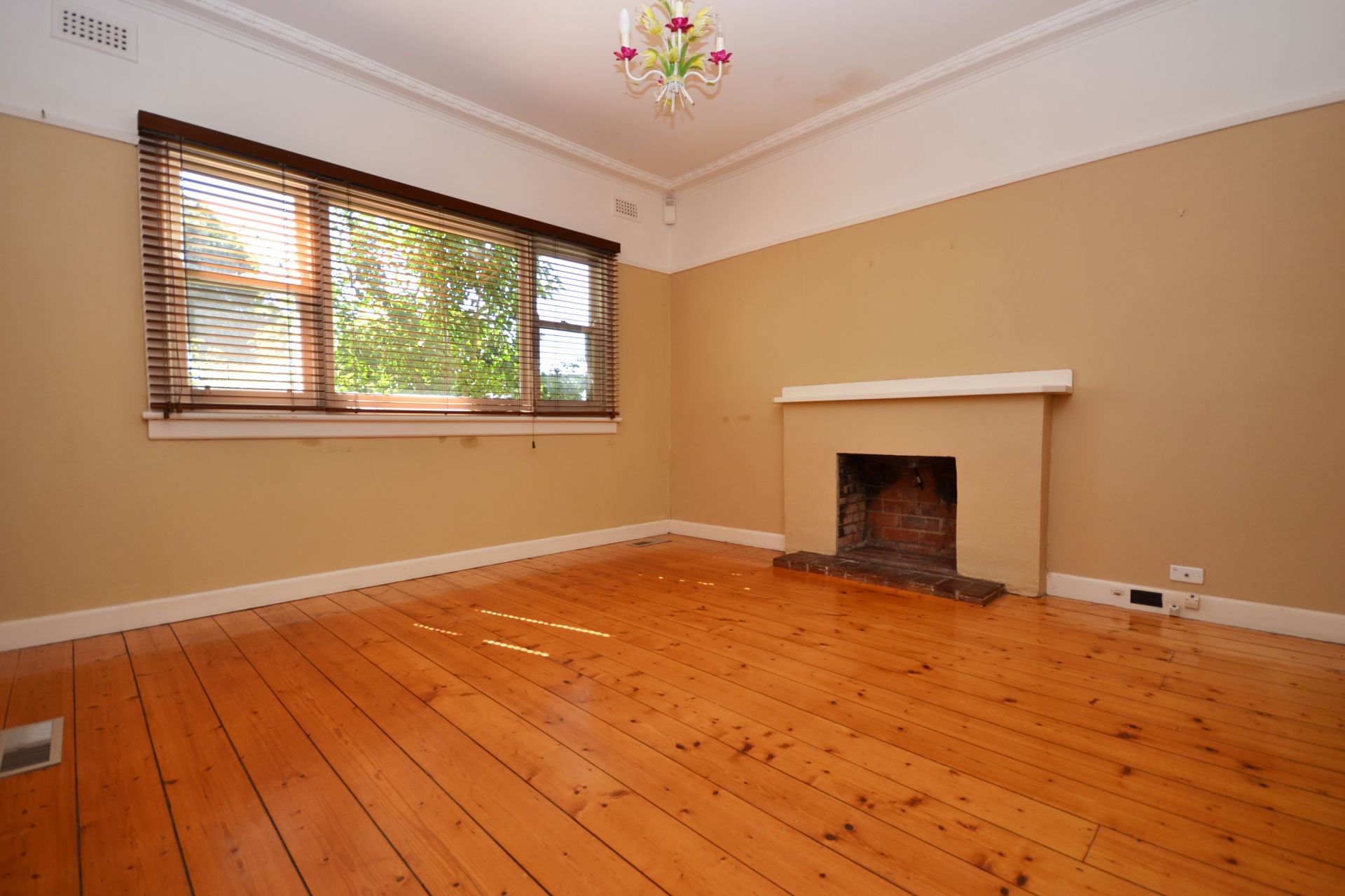 CHARMING TWO BEDROOM!