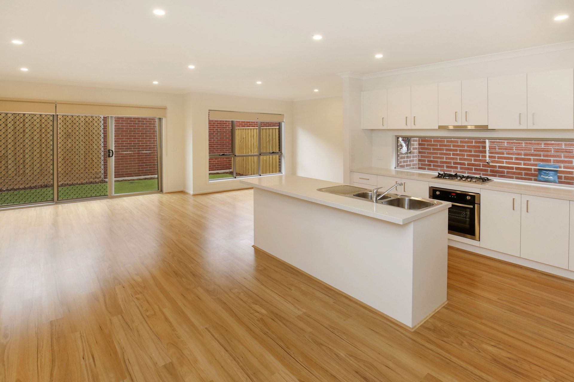 SPACIOUS BRAND NEW TOWNHOUSE   *Insp Thu 20th Dec @ 4:45pm*
