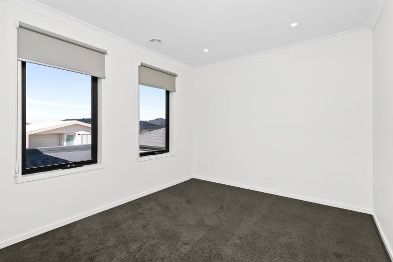 2 Bracegirdle Drive, Mickleham