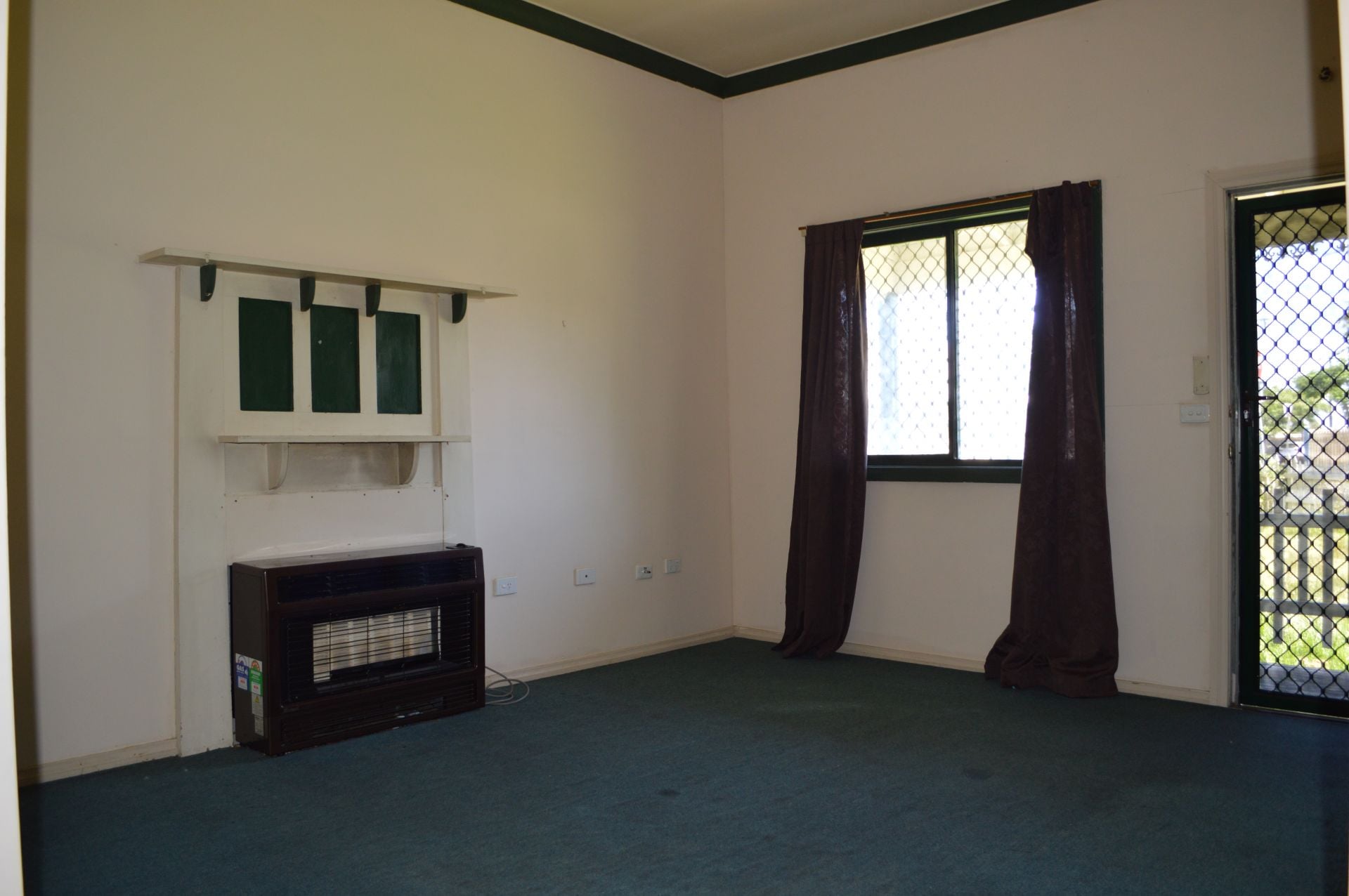 AFFORDABLE, CENTRALLY LOCATION & AVAILABLE RIGHT NOW