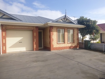 Family Courtyard Home