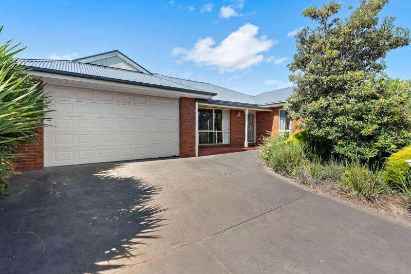Real Estate For Lease 8 Whitsundays Court Mount Martha , VIC