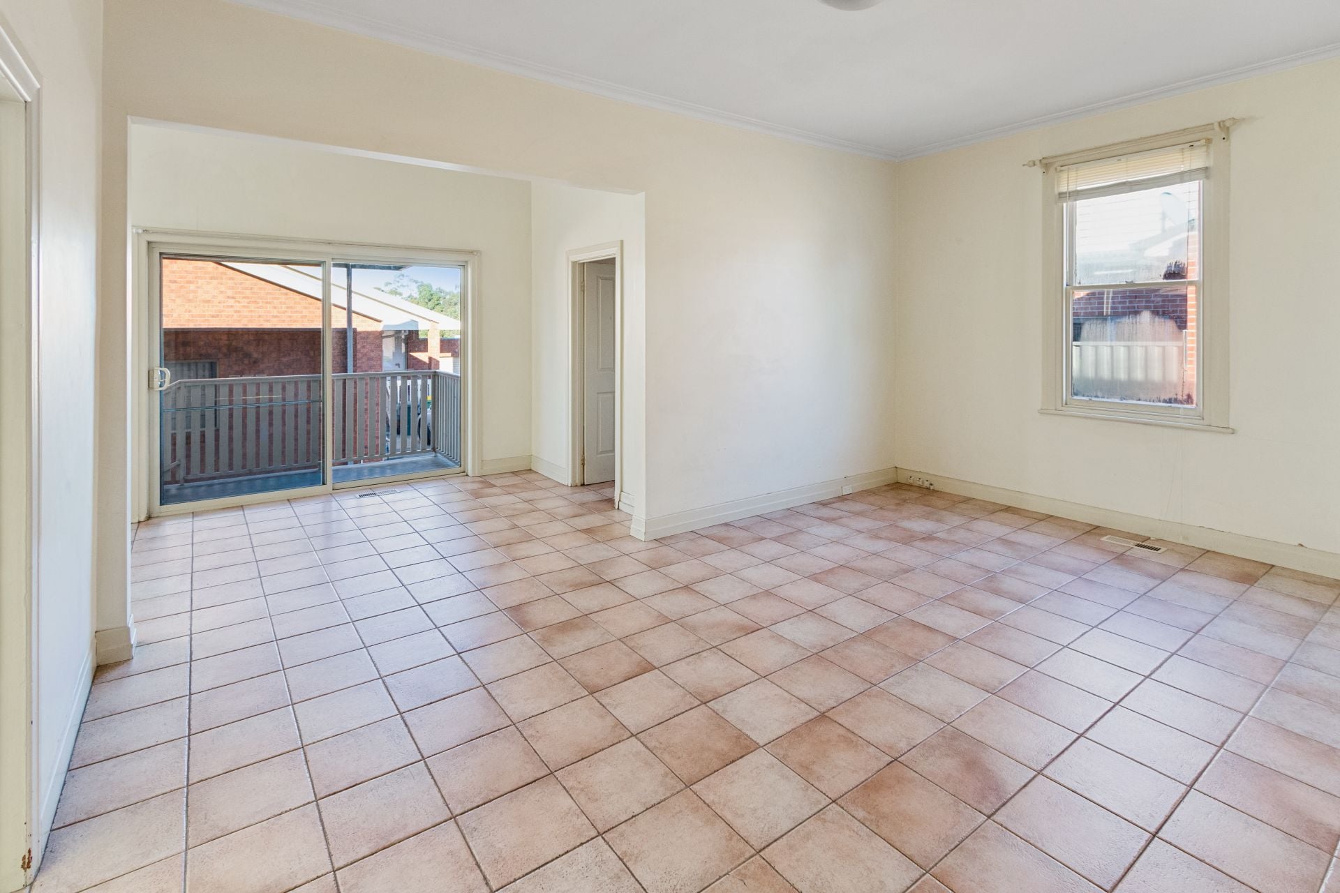 LARGE FAMILY HOME
