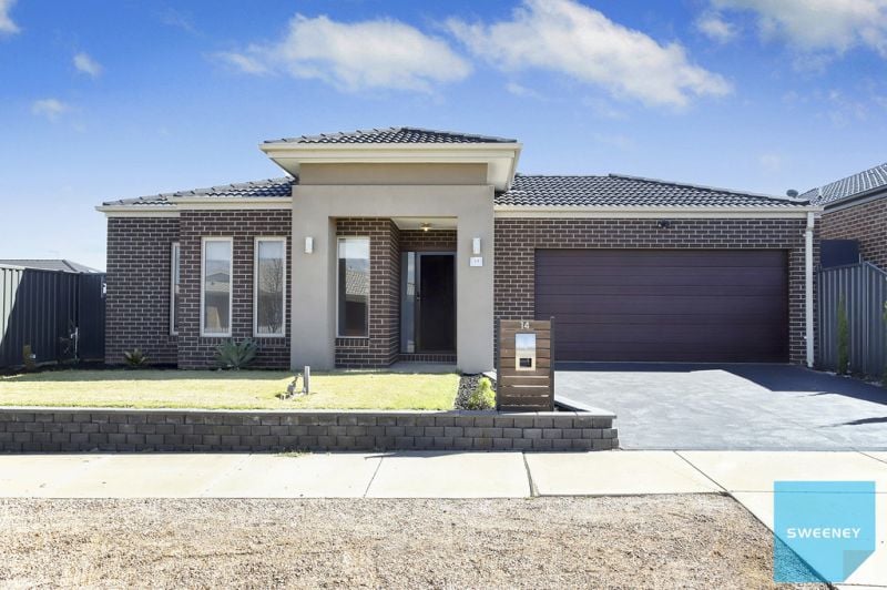 14 Luxor Drive, Fraser Rise - Thumbnail 2