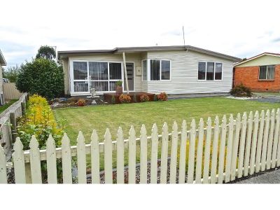 3
 
 
 
  
 
 
 1
 
 
 
 
 
 
 
 
 10 Gerrand Street, LATROBE TAS 7307, Latrobe - Thumbnail 2