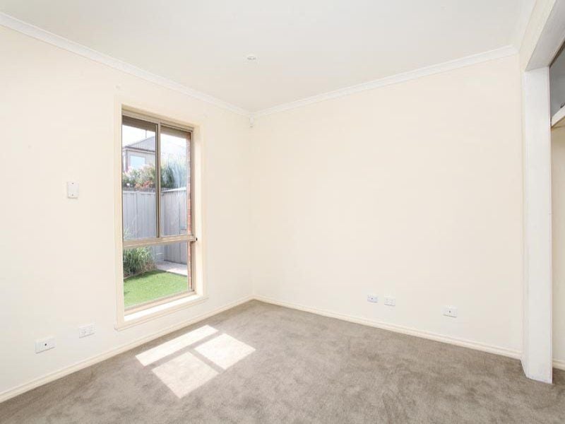 31 Blenheim Way, Caroline Springs - Thumbnail 6