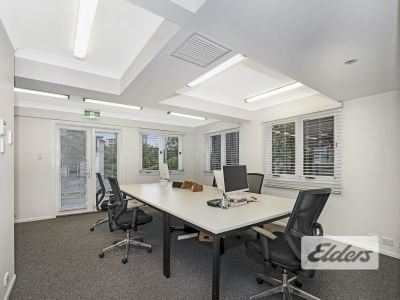 HIGH GRADE REFURBISHED OFFICE WITH 6 CAR PARKS!