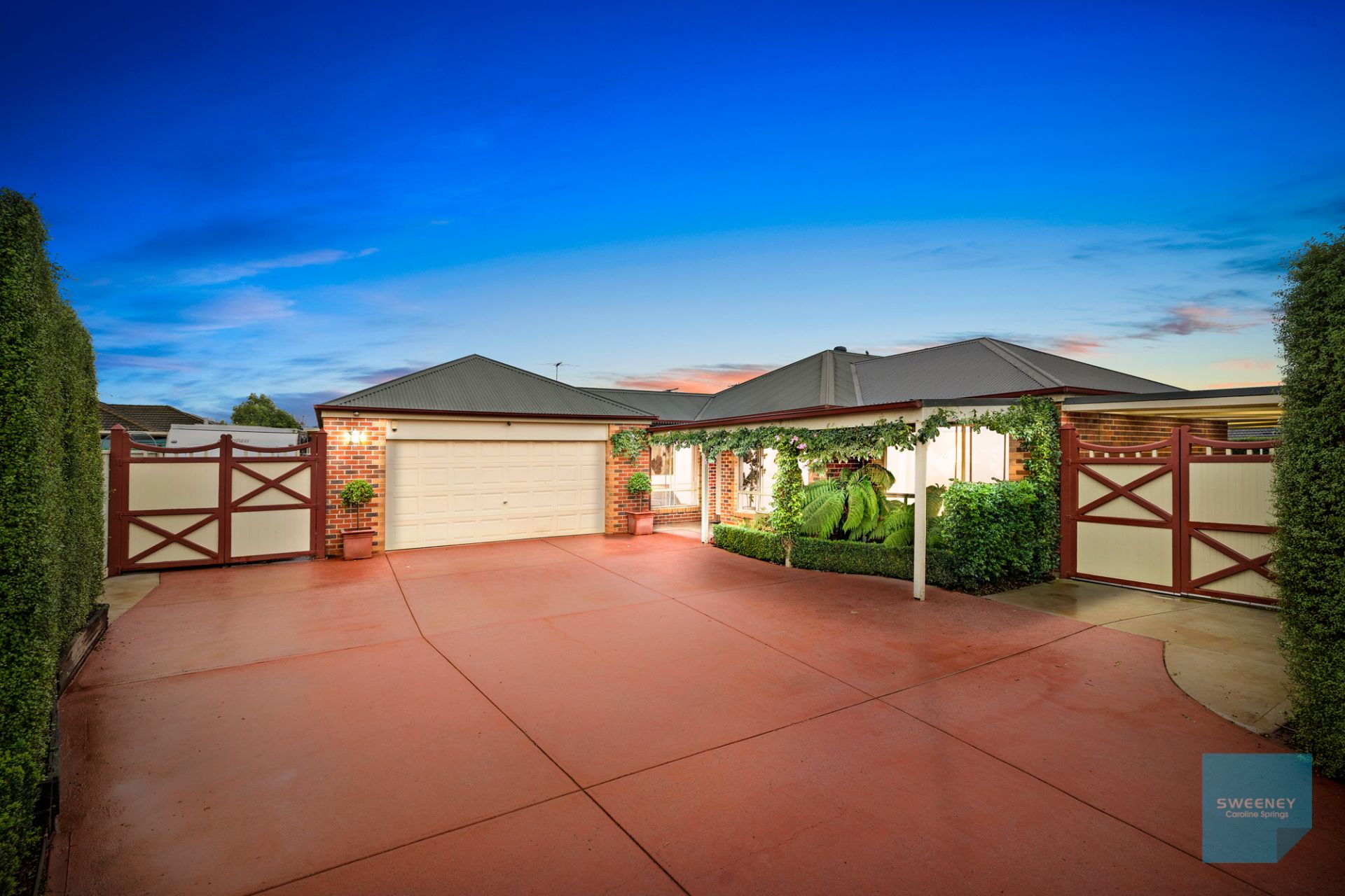 15 Hammersley Place, Caroline Springs - Thumbnail 2