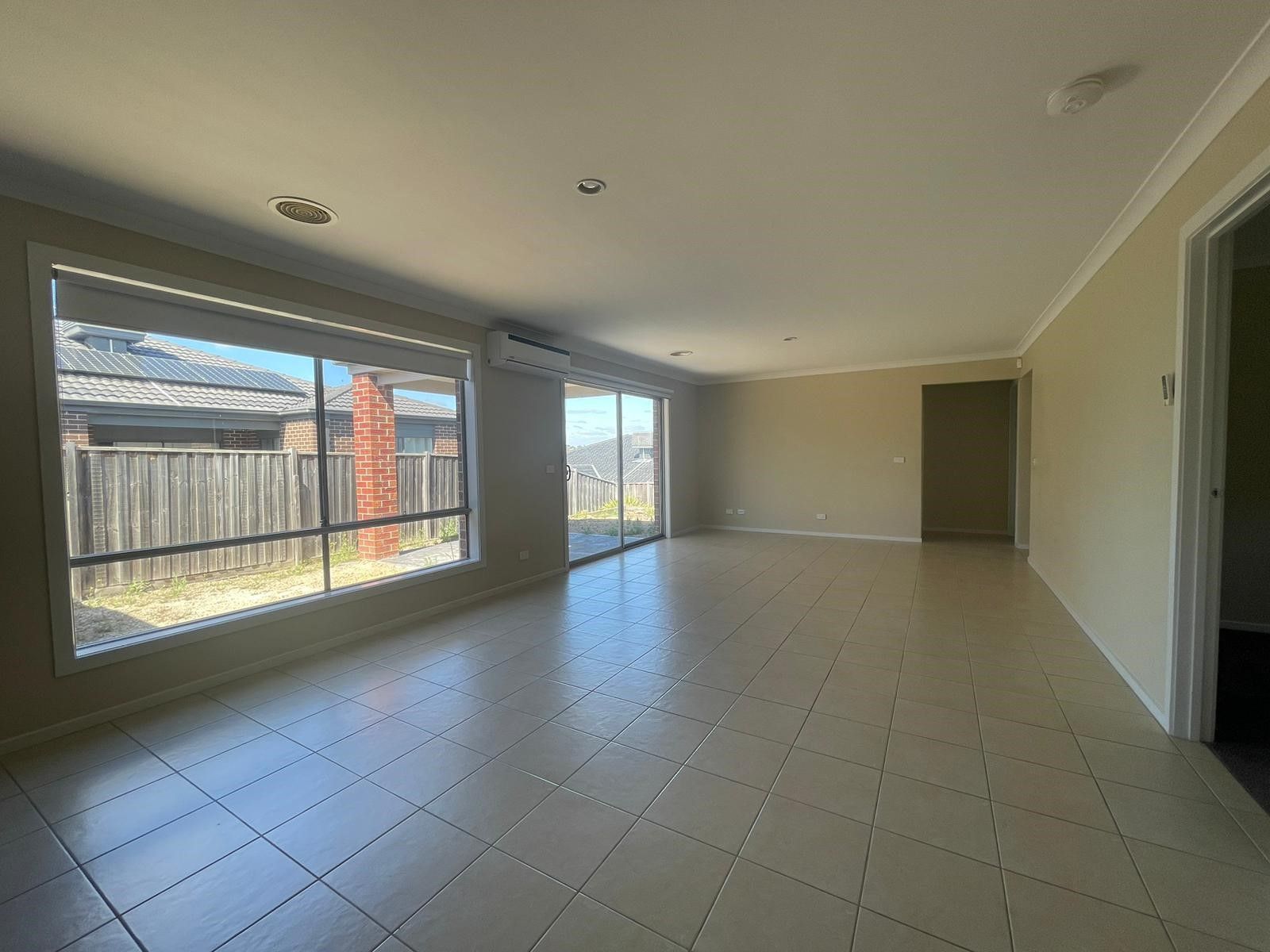 THIS MODERN HOME OFFERS SPACIOUS LIVING & CLOSE TO SCHOOLS