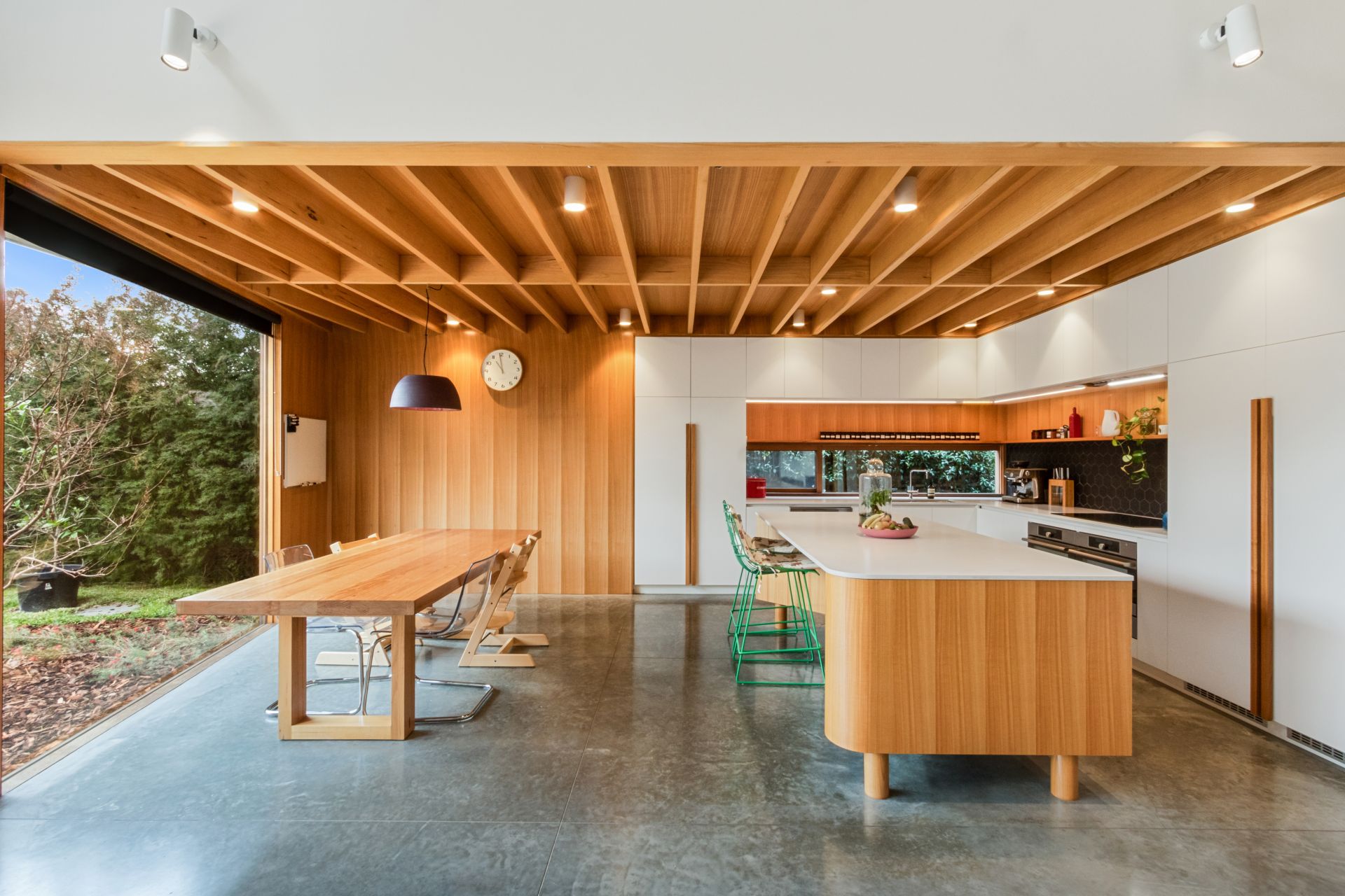 EXEMPLARY FAMILY HAVEN EPITOMISING CONTEMPORARY CLASS